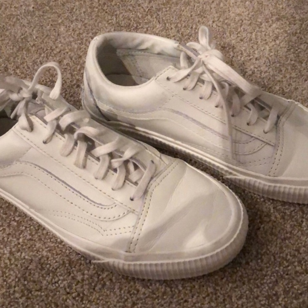 WHITE VANS